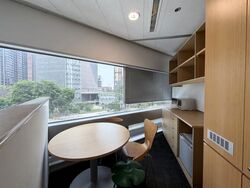 Gateway East (D7), Office #639410601
